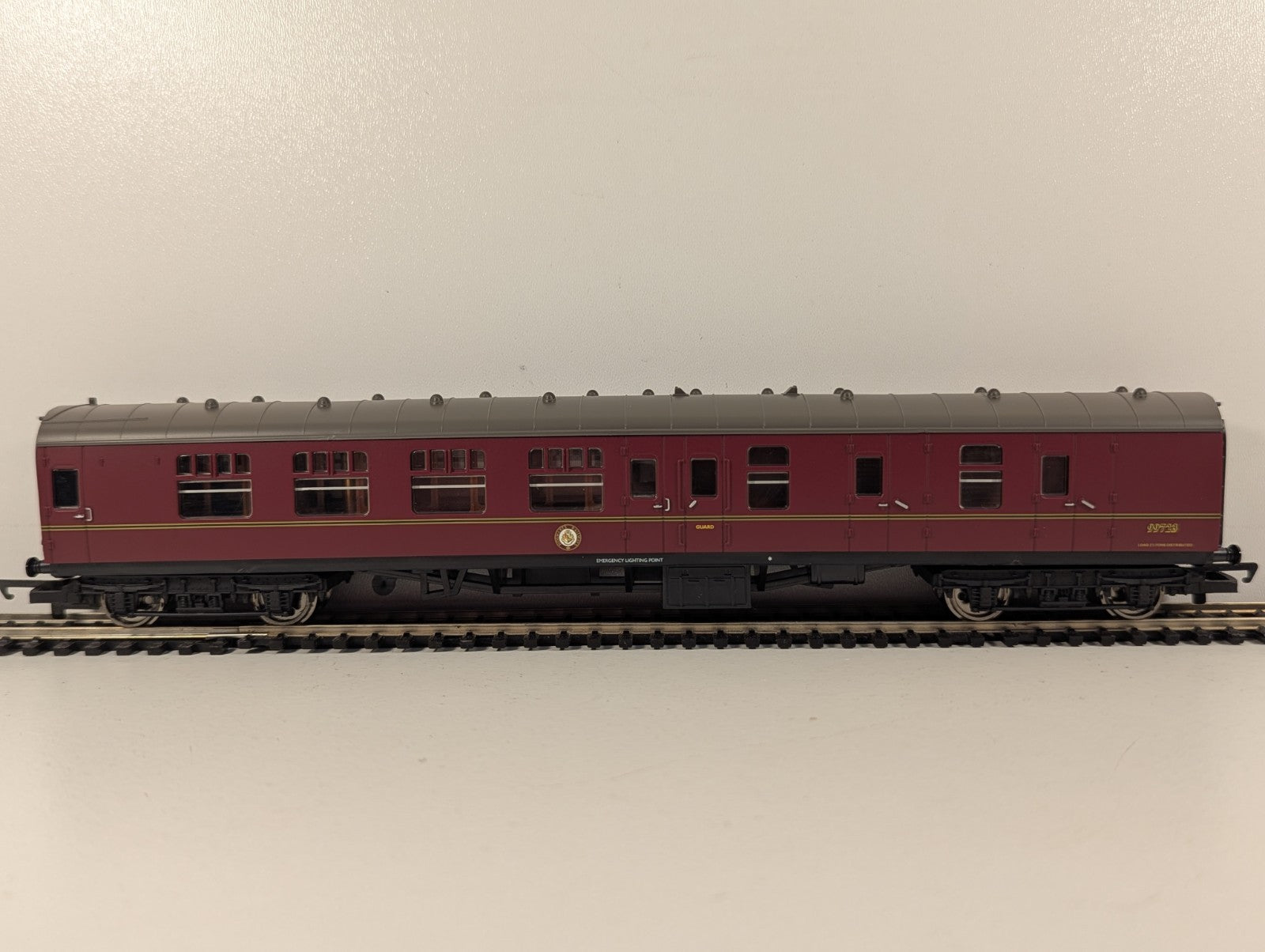Hornby R4149A Hogwarts Express Brake Coach