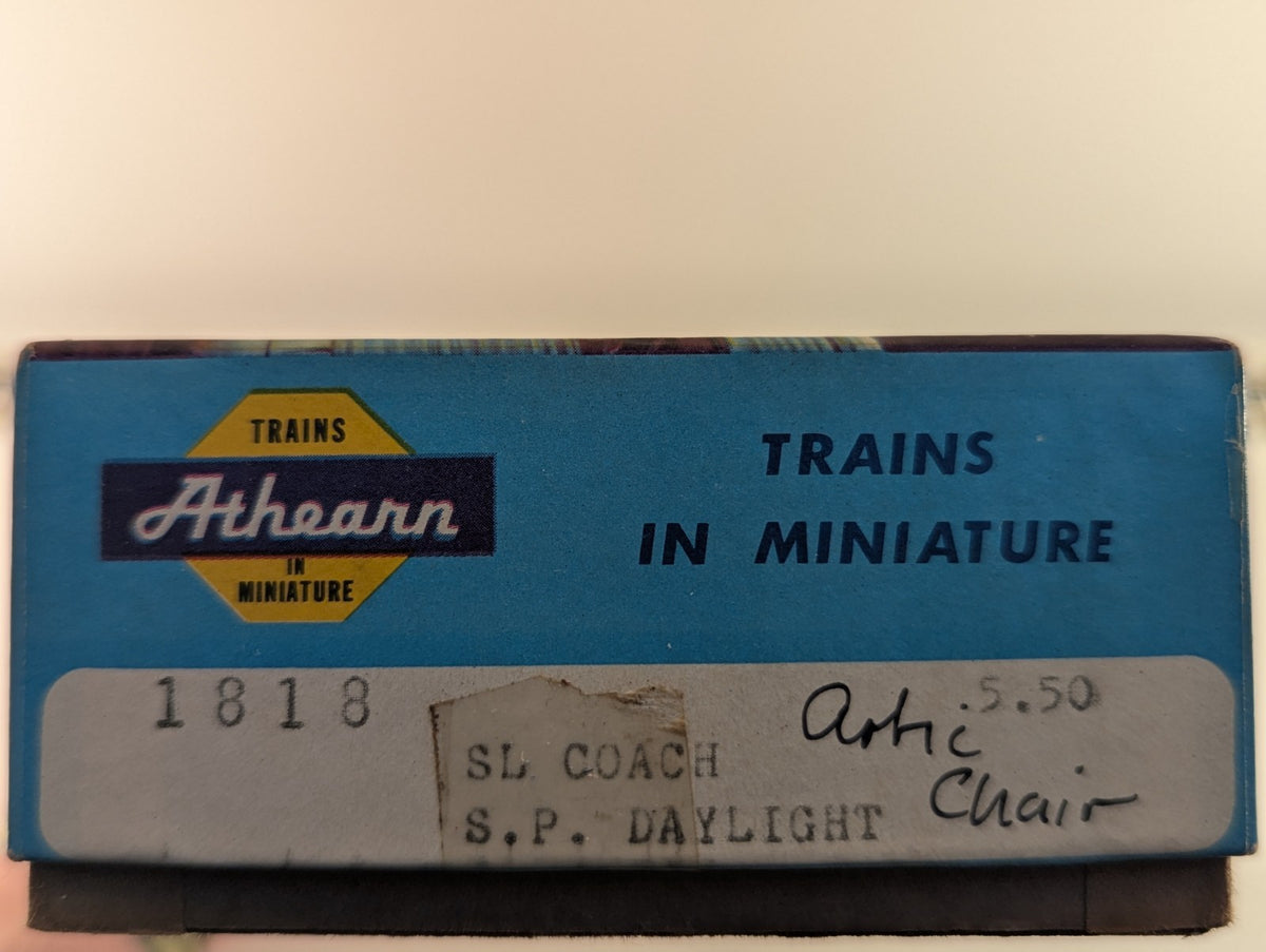 Athearn HO Scale Southern Pacific Daylight Passenger Car
