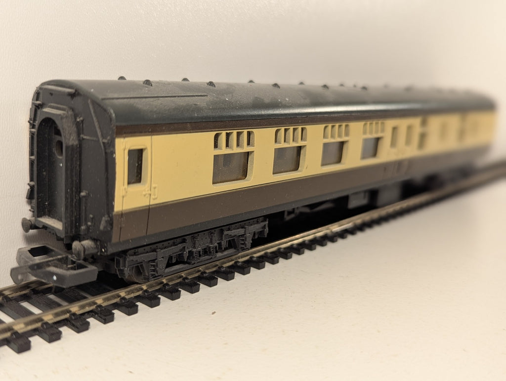Lima OO Gauge BR Mk1 Brake Coach Chocolate & Cream
