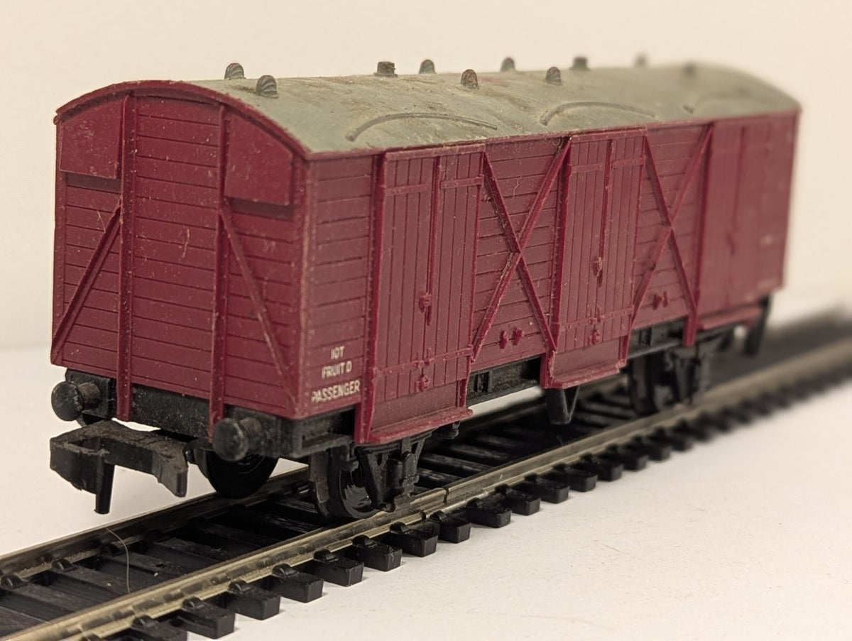 Hornby Dublo OO Gauge Passenger Fruit Van