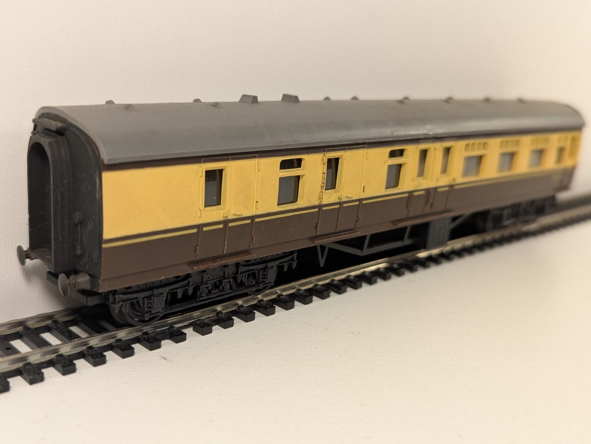 Tri-ang R329 OO Gauge BR Mk1 Brake Second Coach W34302