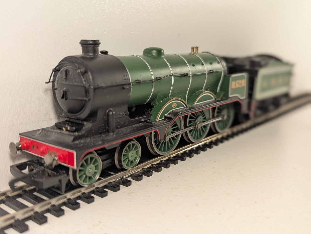 Hornby OO Gauge Class B12 Steam Locomotive 8528 LNER Green R2527