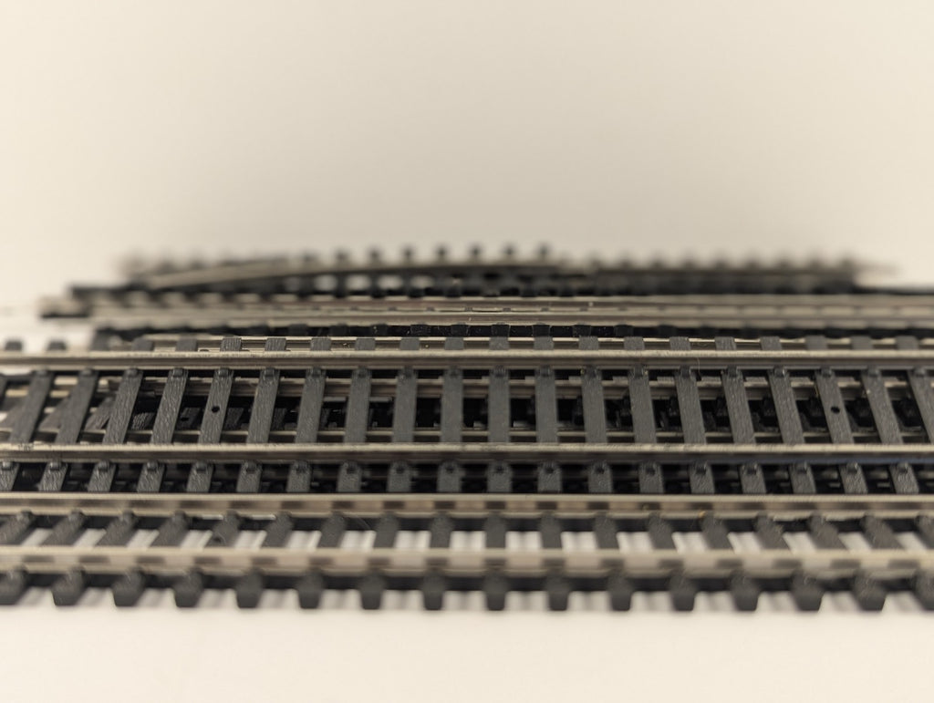 Hornby OO Gauge R600 Straight Track