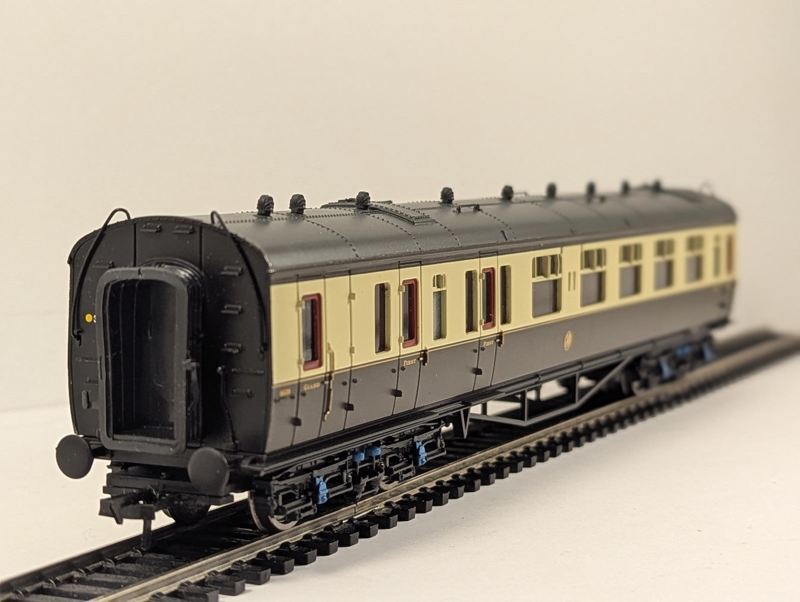 Bachmann OO Gauge Collett Brake Composite Coach Passenger Coach 6609