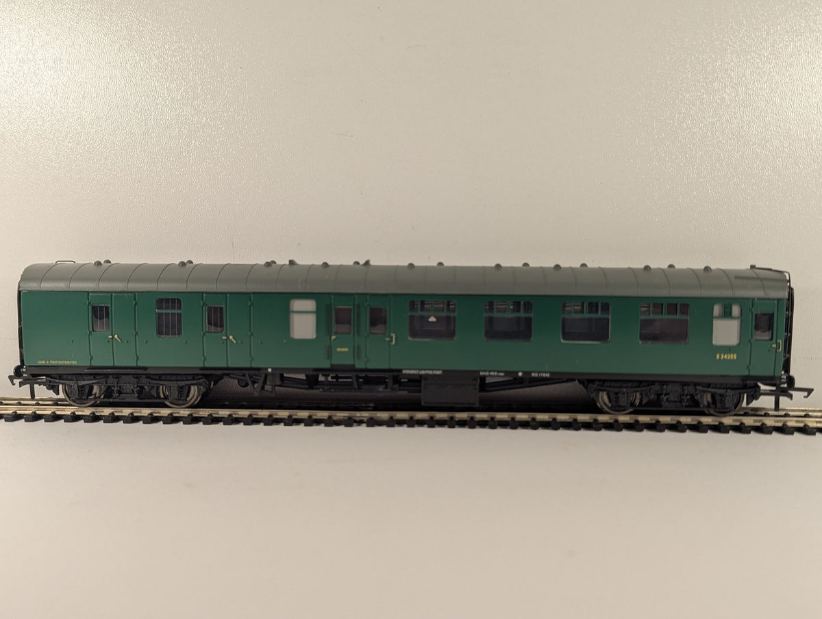Bachmann OO Gauge BR Mk1 Brake Corridor Second (BSK) Passenger Coach S34255