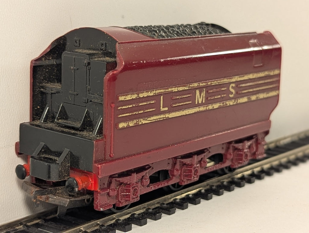 Hornby OO Gauge LMS Streamlined Coronation Tender LMS Crimson Lake