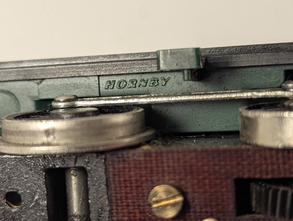 Hornby OO Gauge GWR Class 57xx 0-6-0 Pannier Tank Steam Locomotive 8751