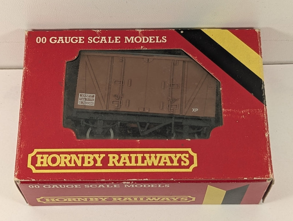 Hornby OO Gauge BR 12t Vanfit Goods Wagon B 783396 BR Bauxite R205