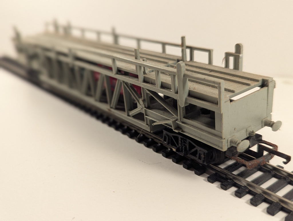 Tri-ang OO Gauge R342 Car Transporter Wagon with Cars