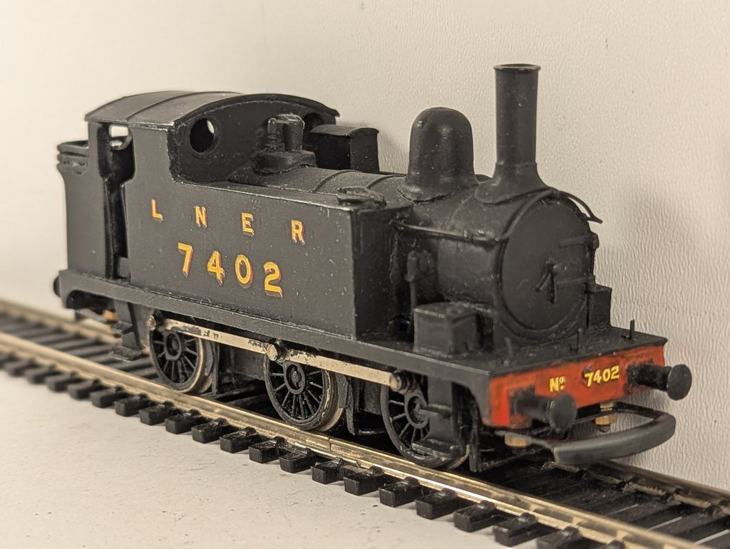 Wills Finecast OO Gauge LNER (Ex GE) J69 Steam Locomotive 7402 LNER Black