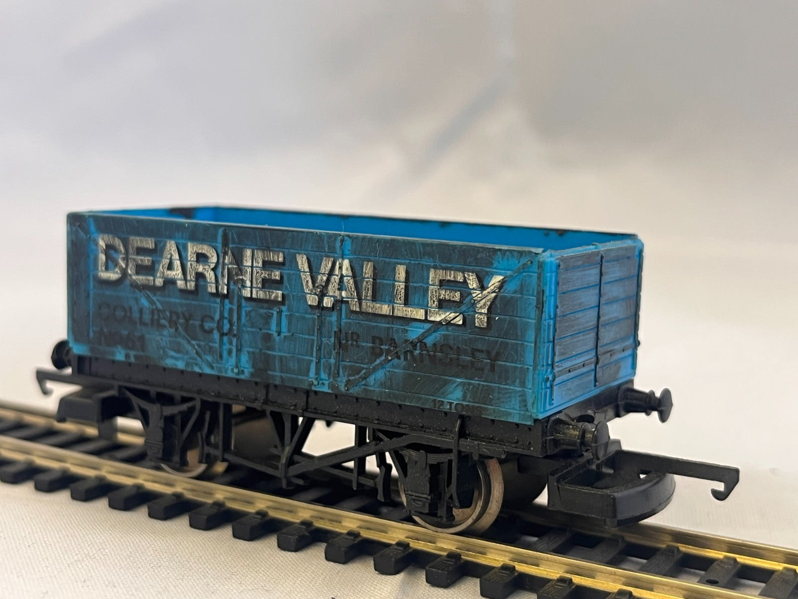Lima OO Gauge Dearne Valley 7 Plank Wagon Weathered