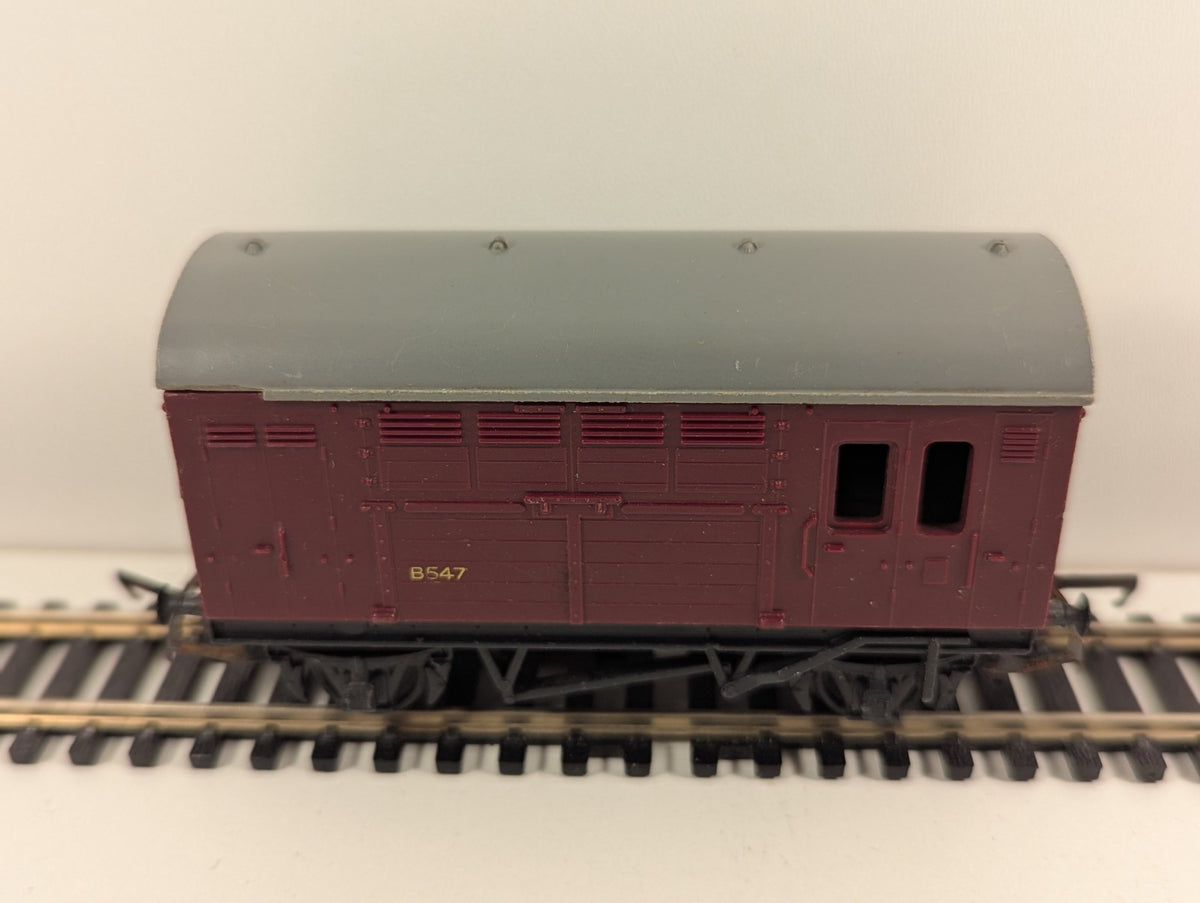 Tri-ang Hornby R123 OO Gauge Horse Box Wagon No. B547