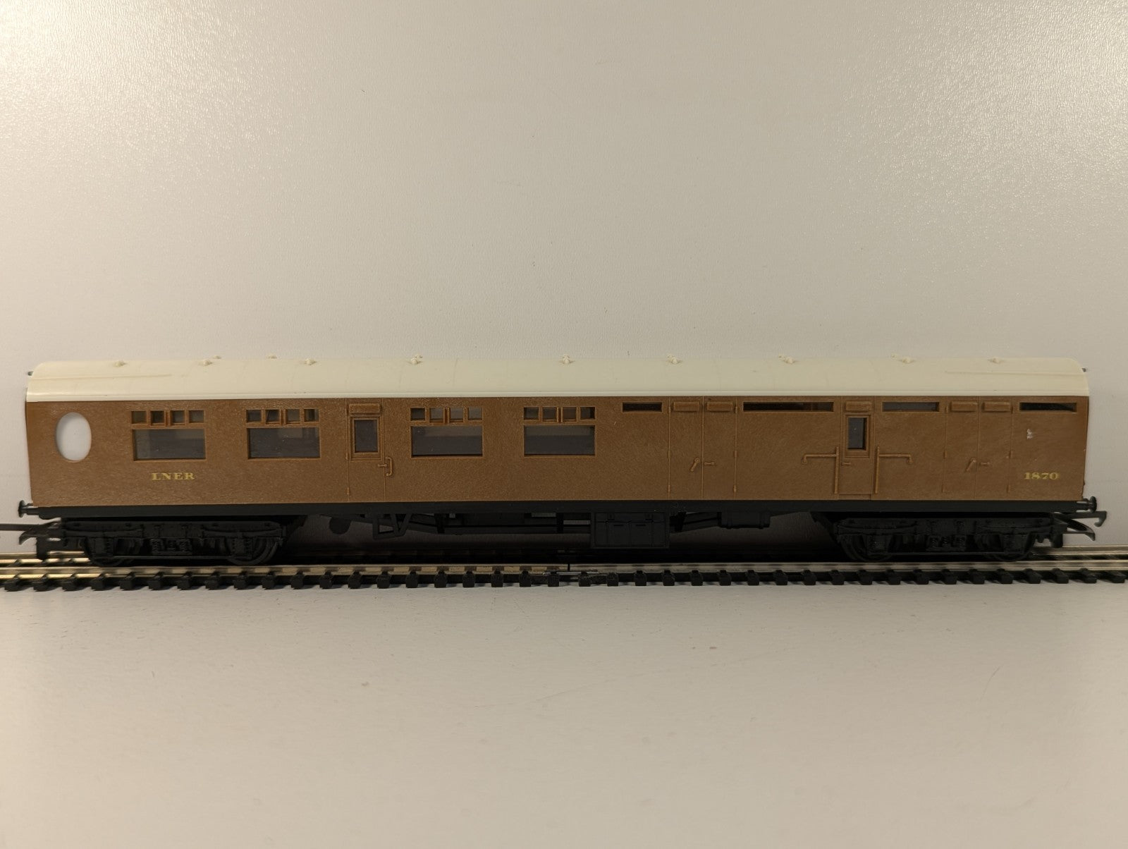 Tri-ang Hornby R746 OO Gauge LNER Thompson Third Class Brake Coach