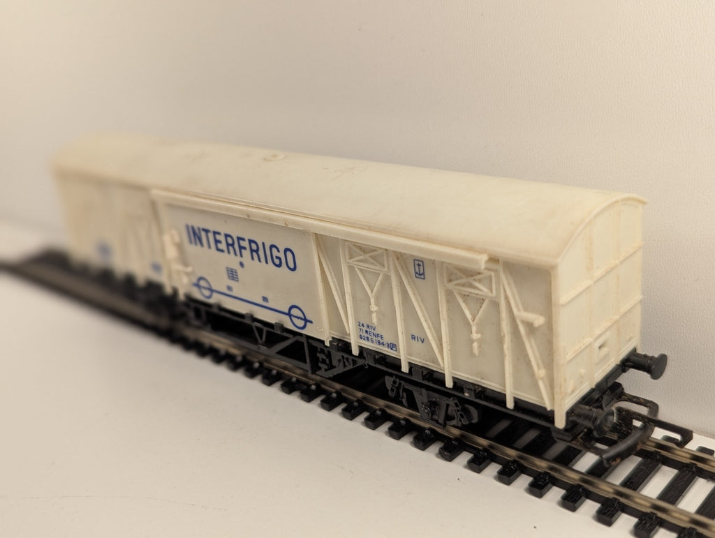 Hornby R742 OO Gauge Ferry Van – Interfrigo
