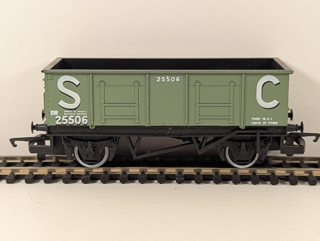 Hornby R730 OO Gauge 21T Steel Mineral Wagon