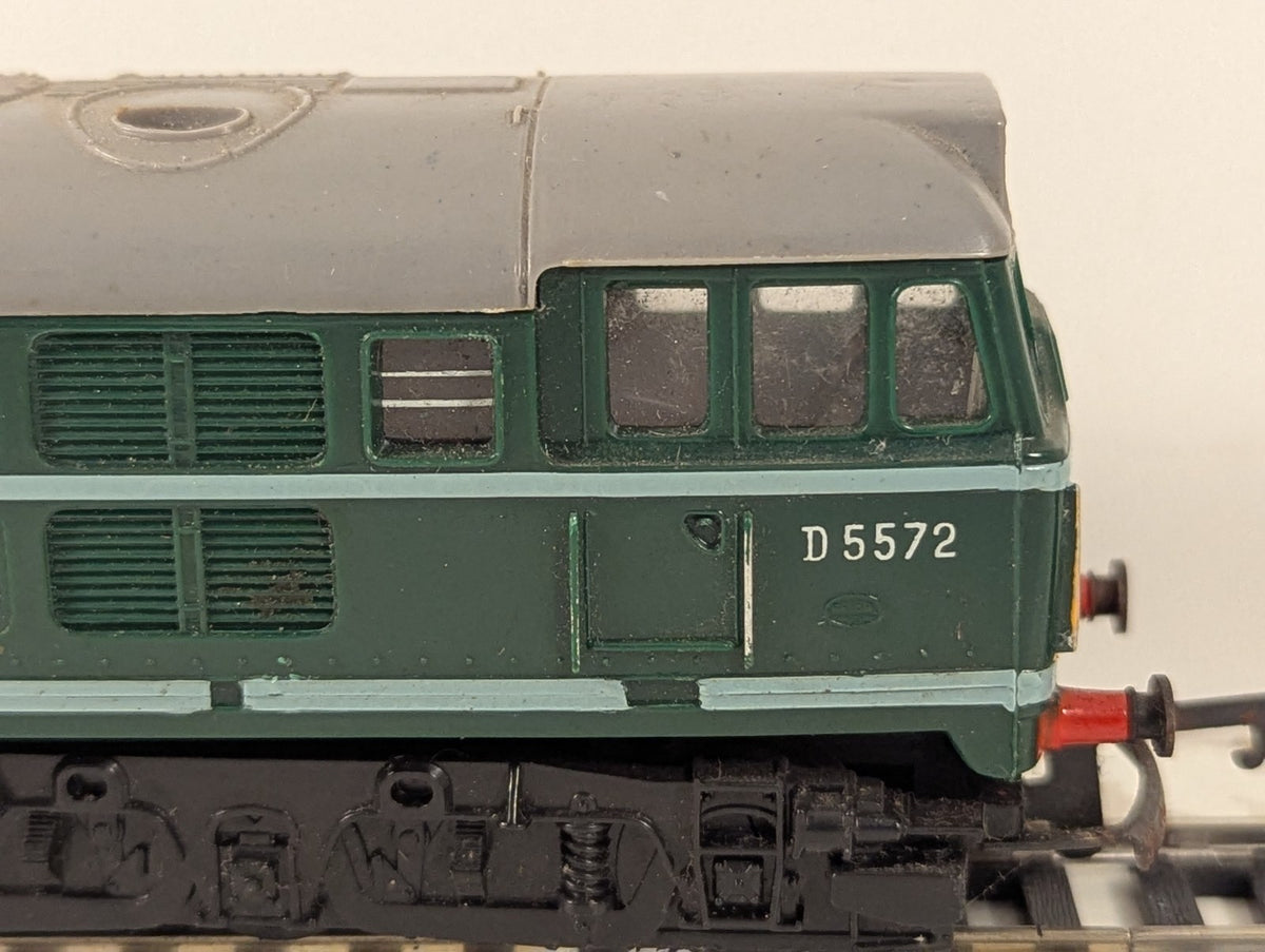 Tri-ang OO Gauge R357 Class 31 D5572 BR Green Diesel Locomotive