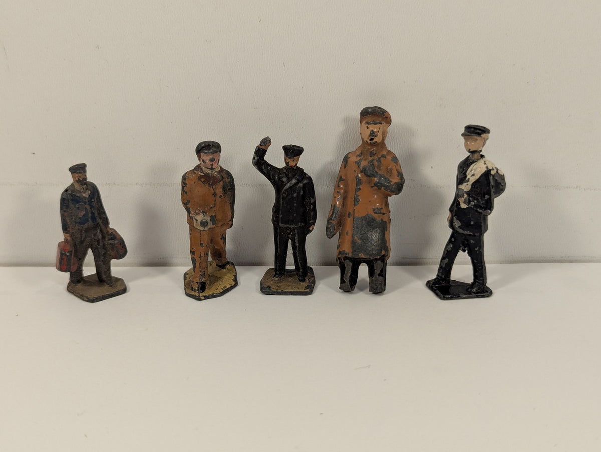 Hornby Series O Gauge Assorted Station Staff and Passengers