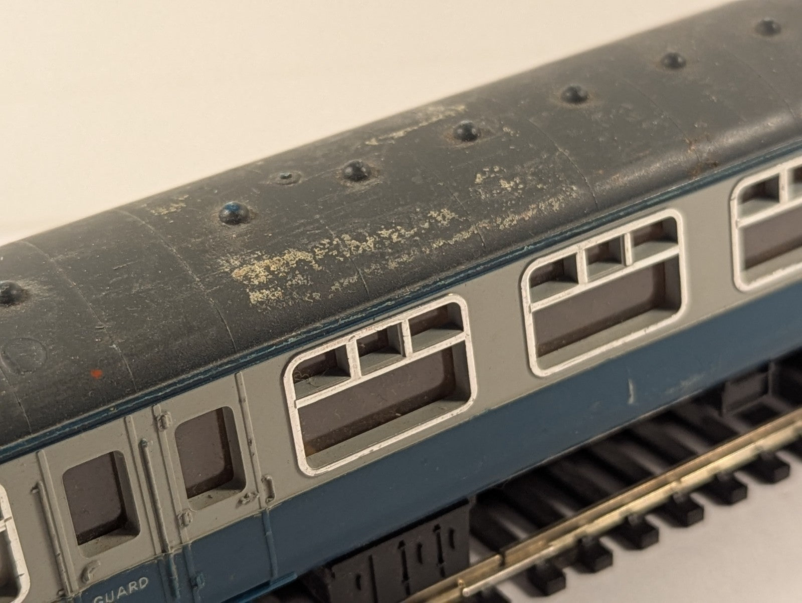 Hornby OO Gauge BR Mk1 Brake Second Corridor (BSK) Passenger Coach