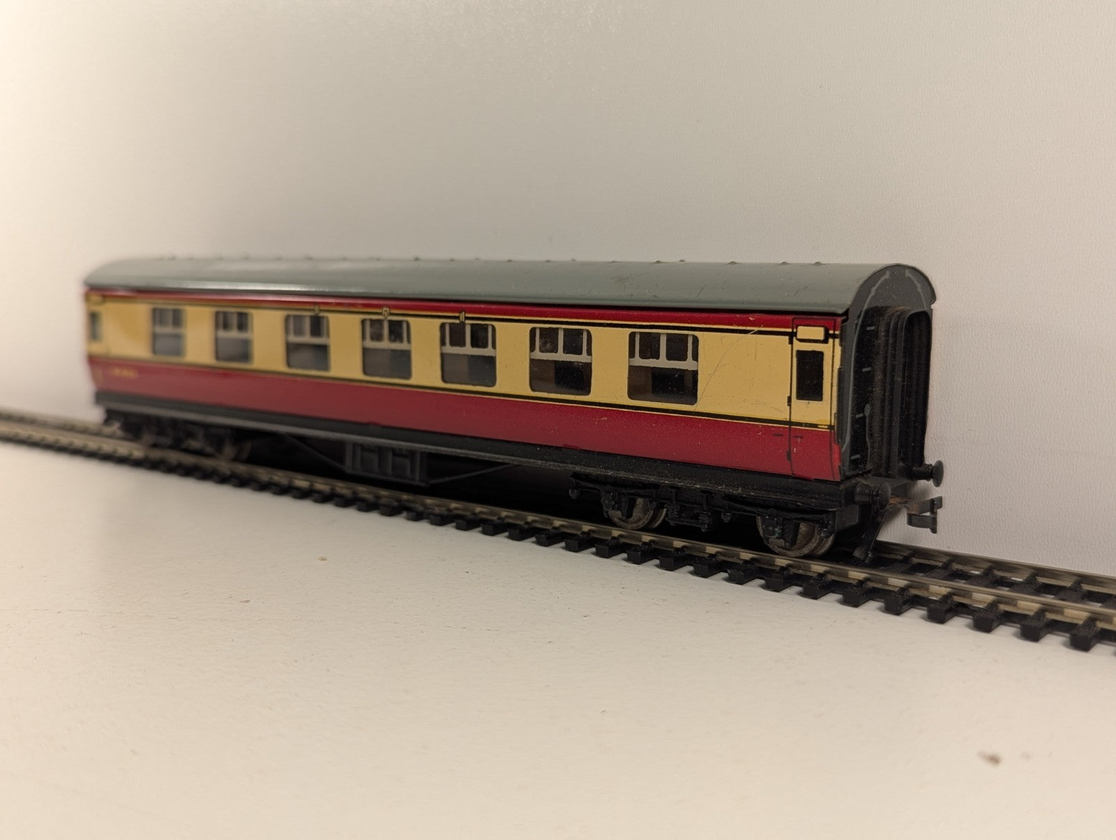 Hornby Dublo 32017 OO Gauge LMR D12 Corridor Coach - Boxed