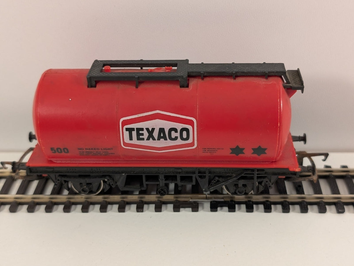 Hornby R184 OO Gauge Texaco Tank Wagon – Red Livery