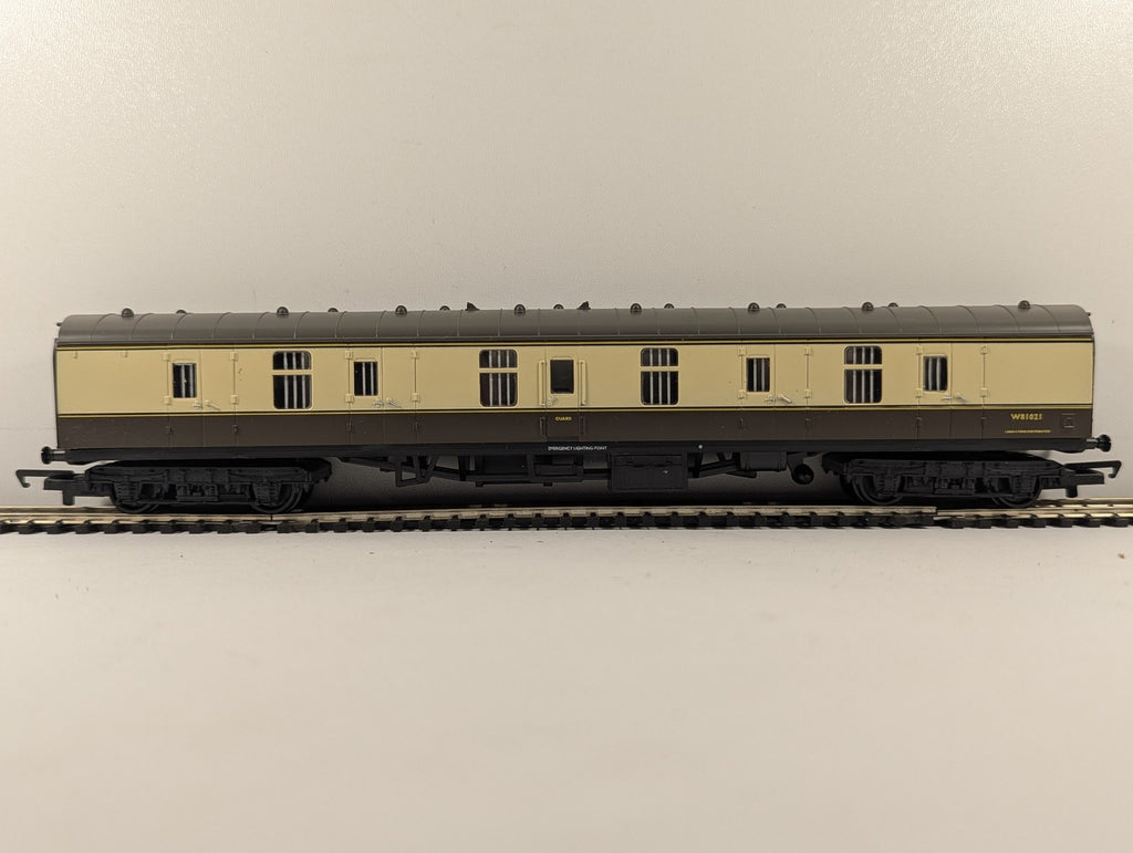 Hornby OO Gauge BR Mk1 Full Brake (BG) Passenger Coach W81021