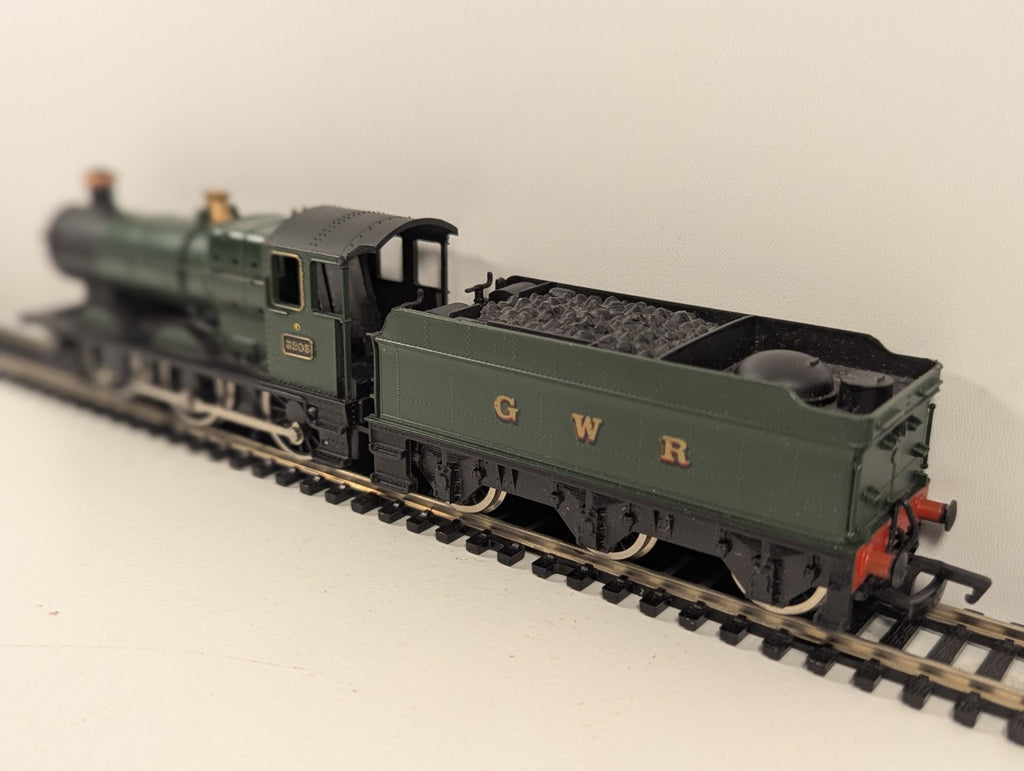 Mainline OO Gauge Collett Goods 2251 0-6-0 Steam Loco – Buffer Damage