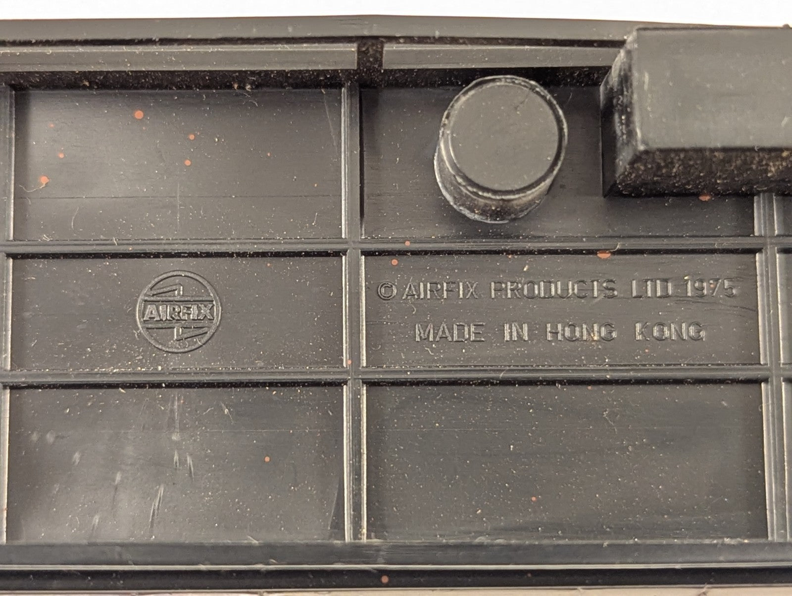 Airfix OO Gauge GWR Suburban Brake Coach Chocolate & Cream