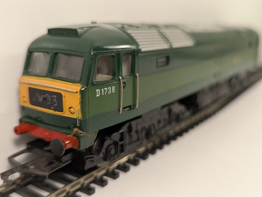 Hornby OO Gauge Class 47 Brush Type 4 Diesel Locomotive D1738 BR Two-Tone Green