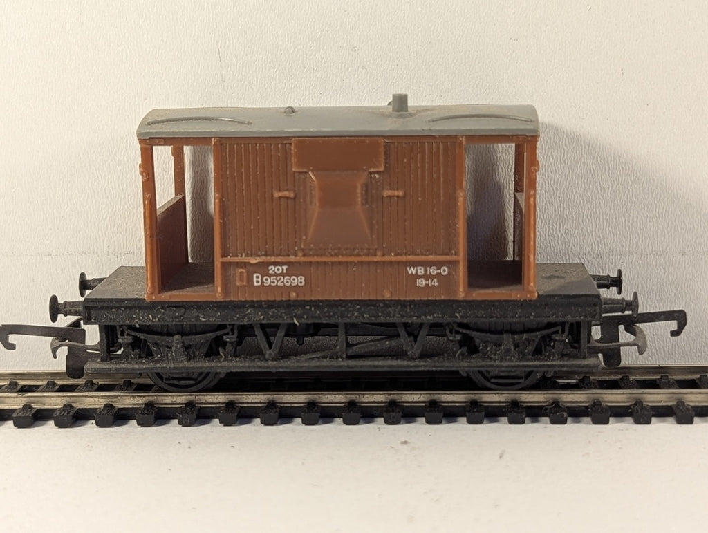 Tri-ang OO Gauge BR 20 Ton Brake Van B952698 BR Bauxite R16