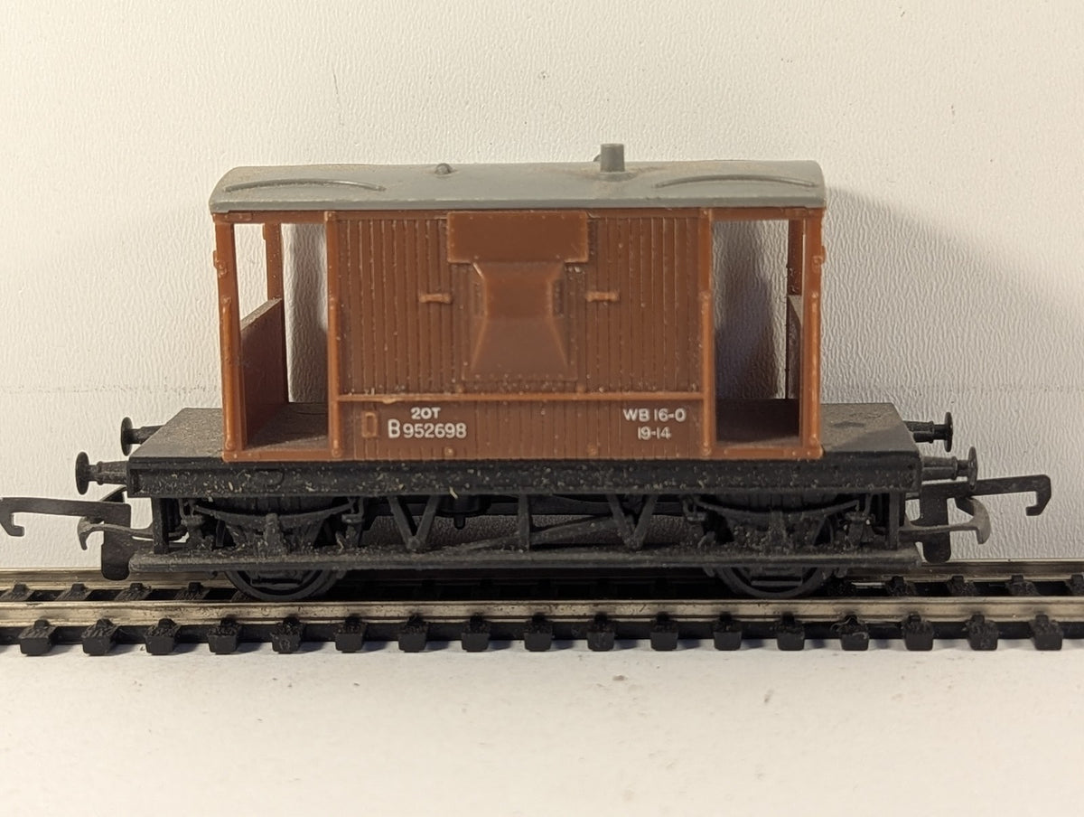 Tri-ang OO Gauge BR 20 Ton Brake Van B952698 BR Bauxite R16