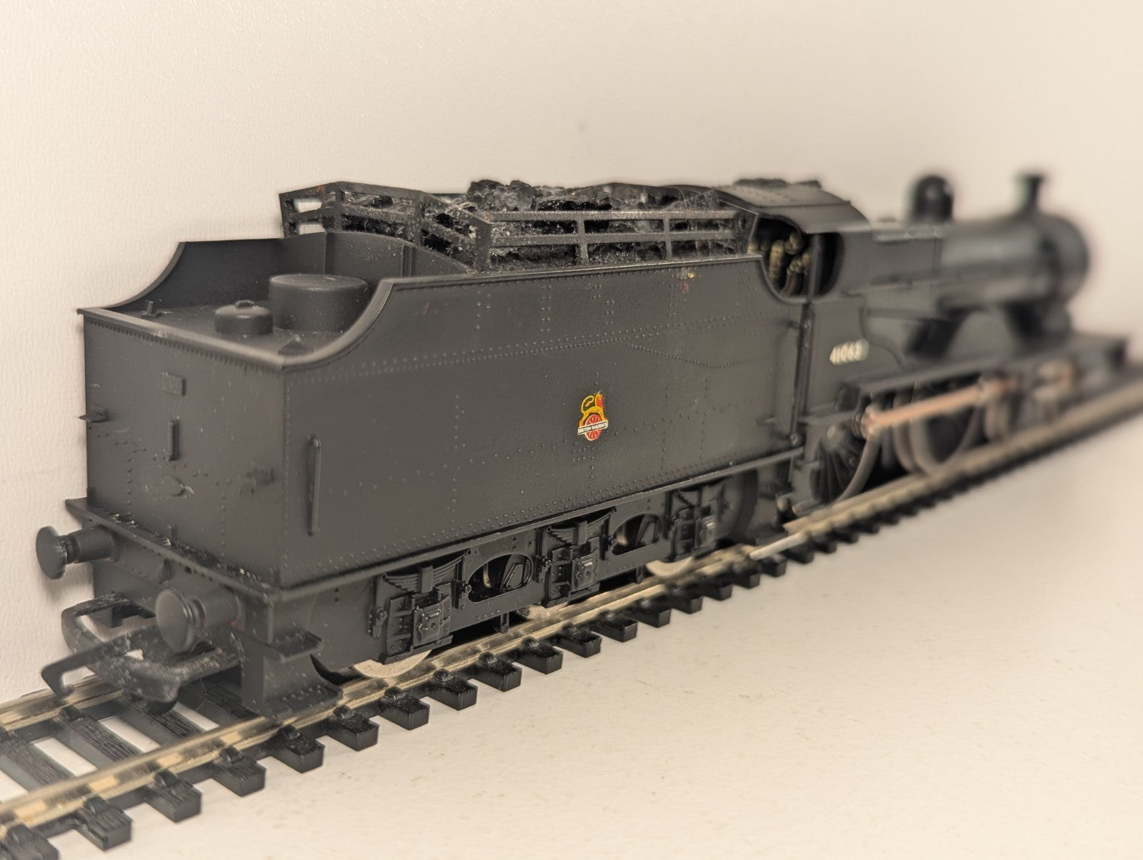 Hornby OO Gauge Class 2P 4-4-0 Steam Locomotive 41063 BR Black - Repaint