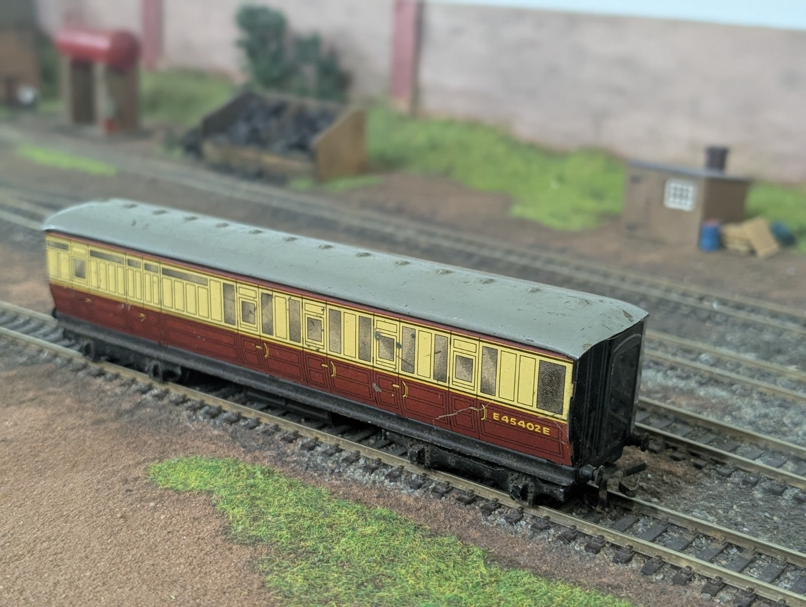 Hornby by Meccano - E45402E Guard Coach