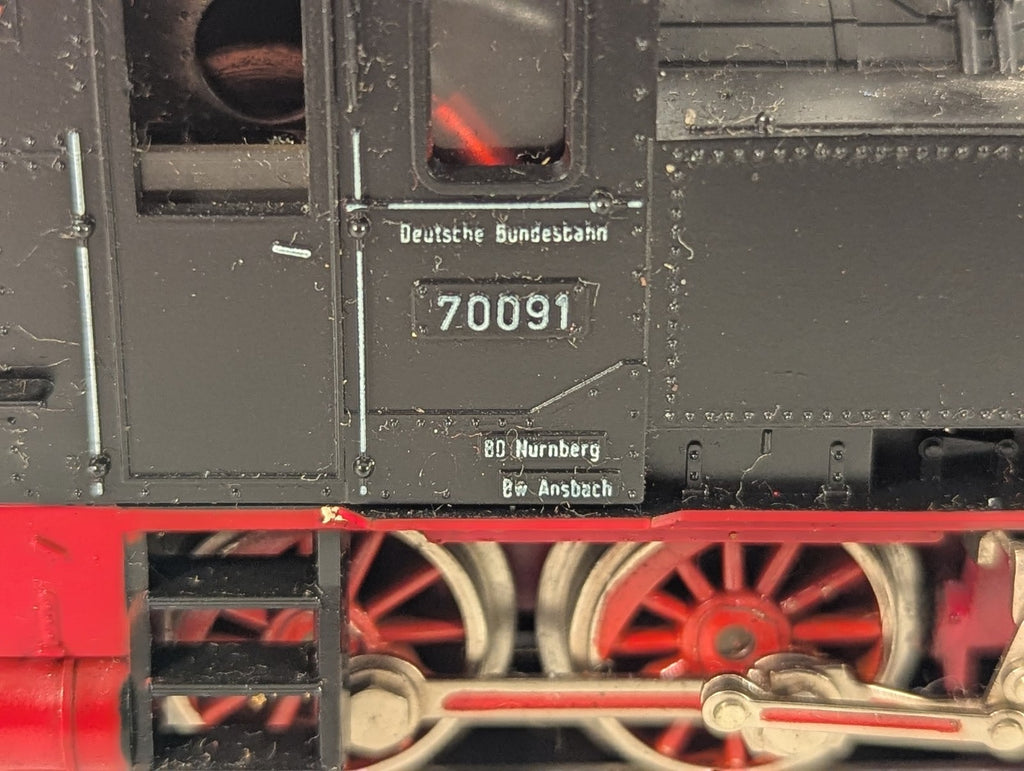 Fleischmann HO Gauge DB Class 70 70091 DB black and red