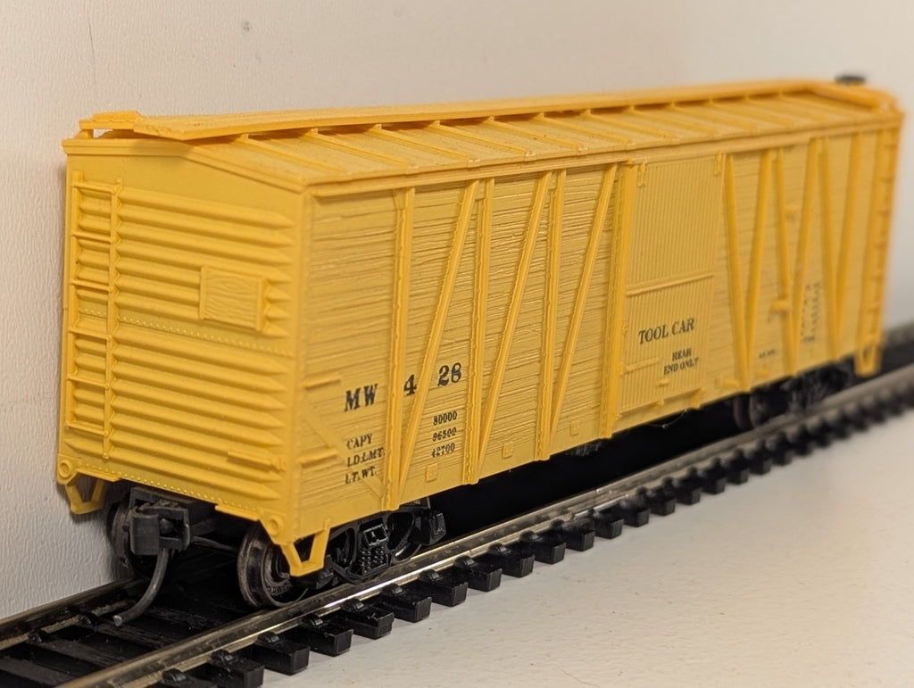 Accurail HO Gauge 40' Outside Braced Wood Boxcar Steel Ends 428 M of W Y