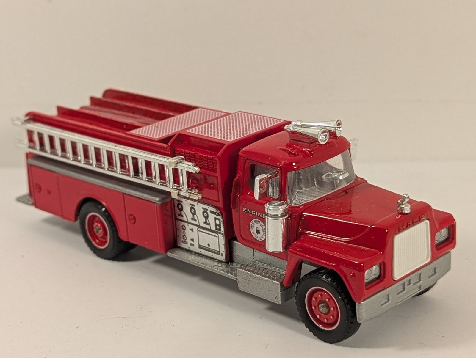 Solido 3106 Mack R 600 Brewster Fire Department Engine 4
