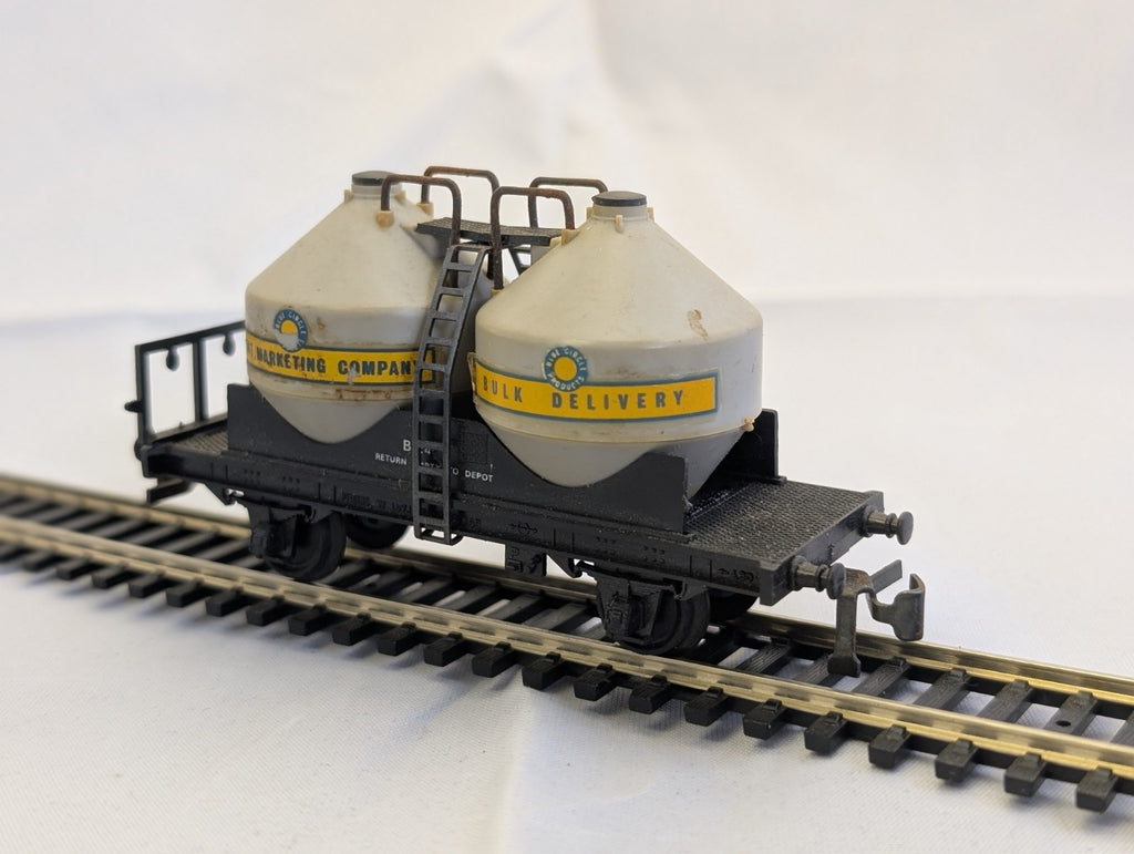 Playcraft Railways P642 Twin Silo Bulk Cement Wagon