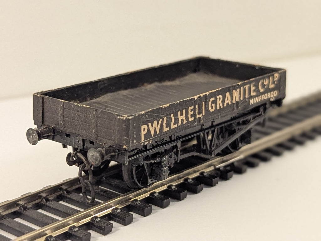 Peco OO Gauge Pwllheli Granite Co. 3 Plank Wagon