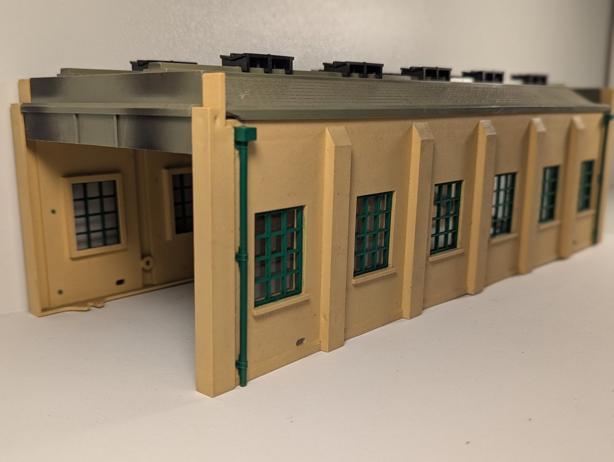 Hornby Dublo OO Gauge 2-Road Engine Shed Buildings & Structures Cream and Green