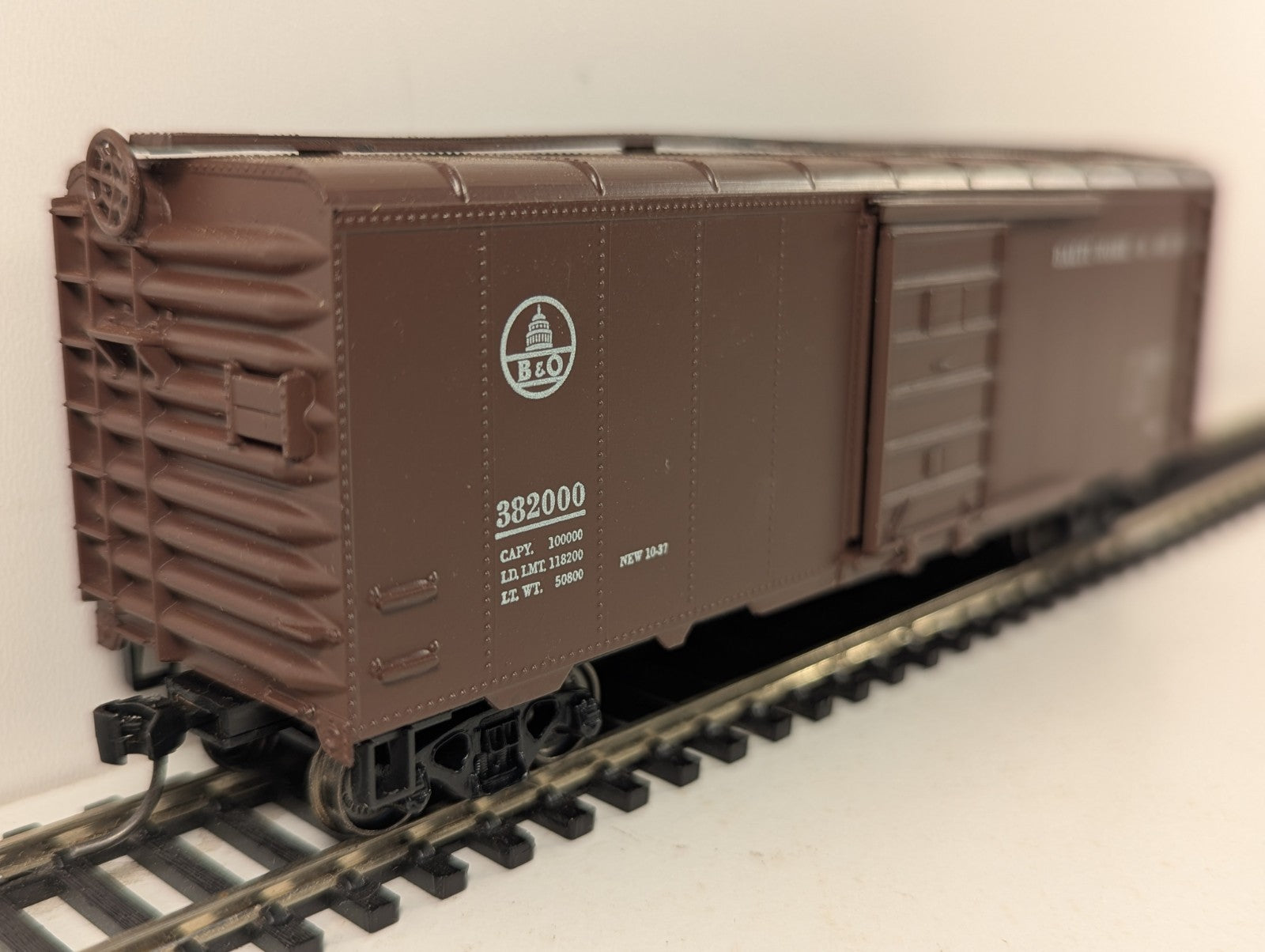 Accurail HO Gauge 40' AAR Steel Boxcar 382000 Baltimore & Ohio