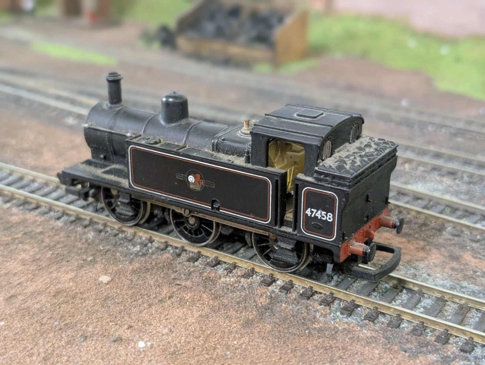 Hornby R058 OO Gauge BR Lined Black Class 3F "Jinty" No. 47458
