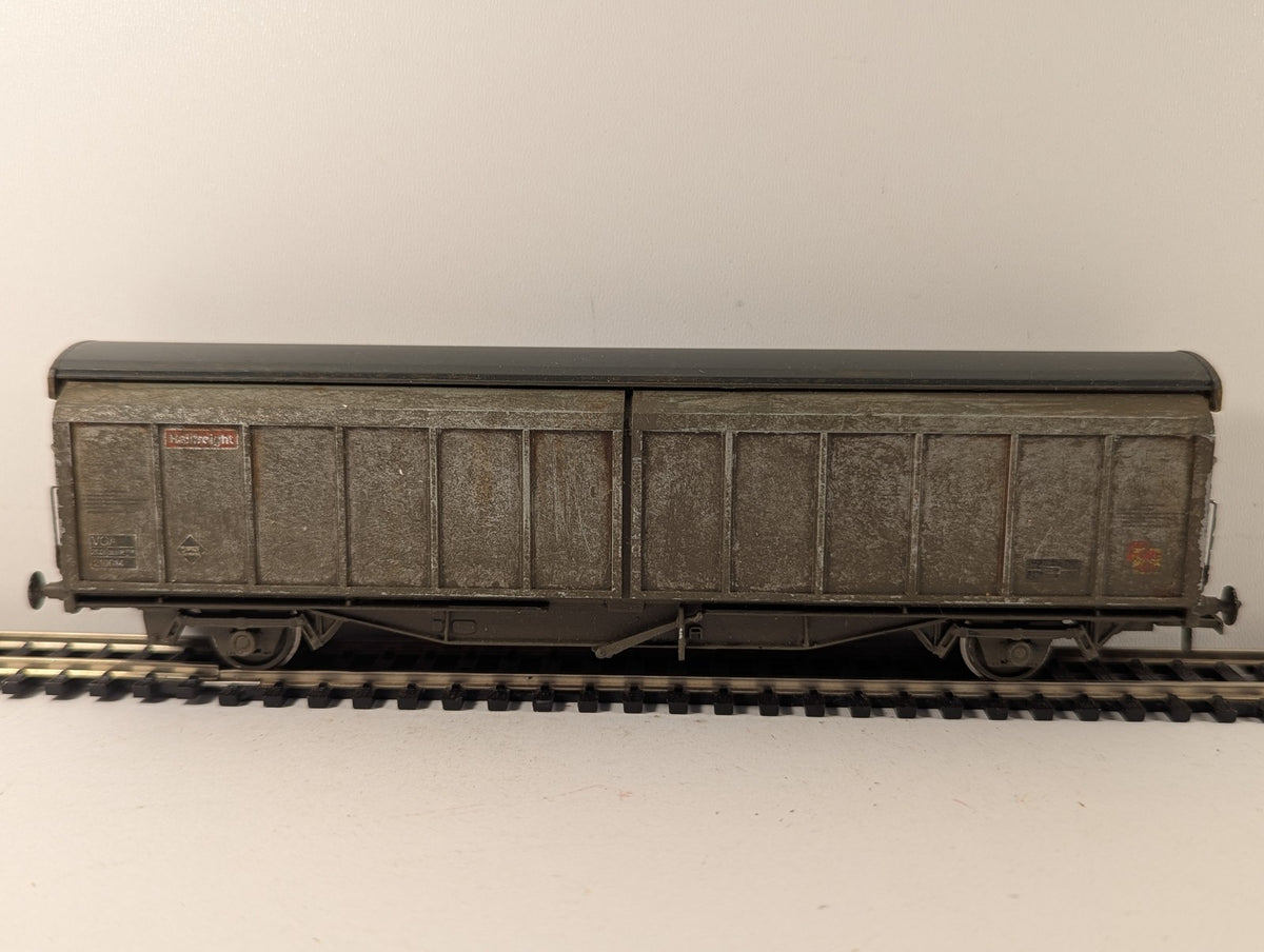 Bachmann OO Gauge VGA Sliding Wall Van Goods Wagon 210614
