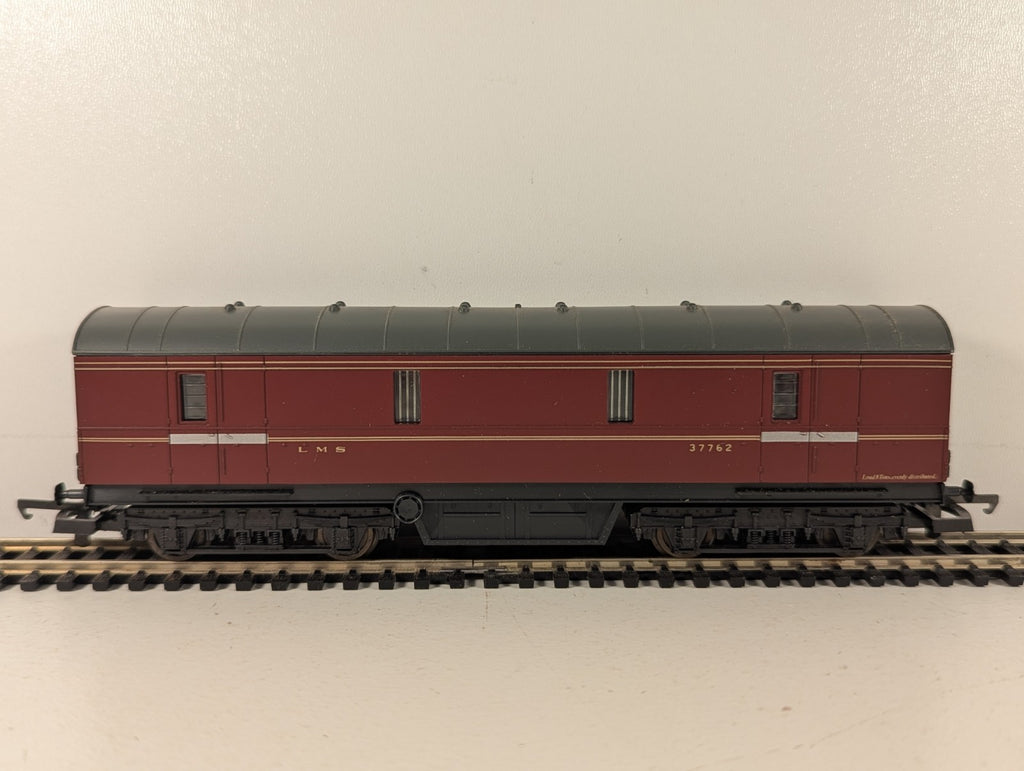 Lima OO Gauge LMS Passenger Brake Van Passenger Coach 37762 LMS Maroon