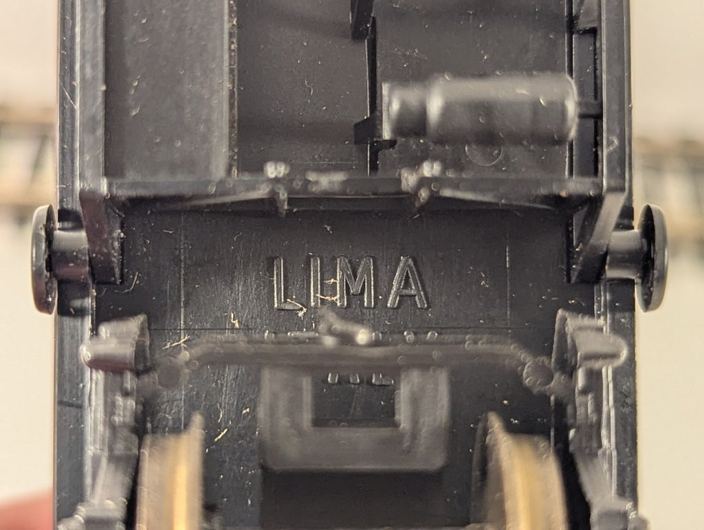 Lima OO Gauge LMS Passenger Brake Van Passenger Coach 37762 LMS Maroon