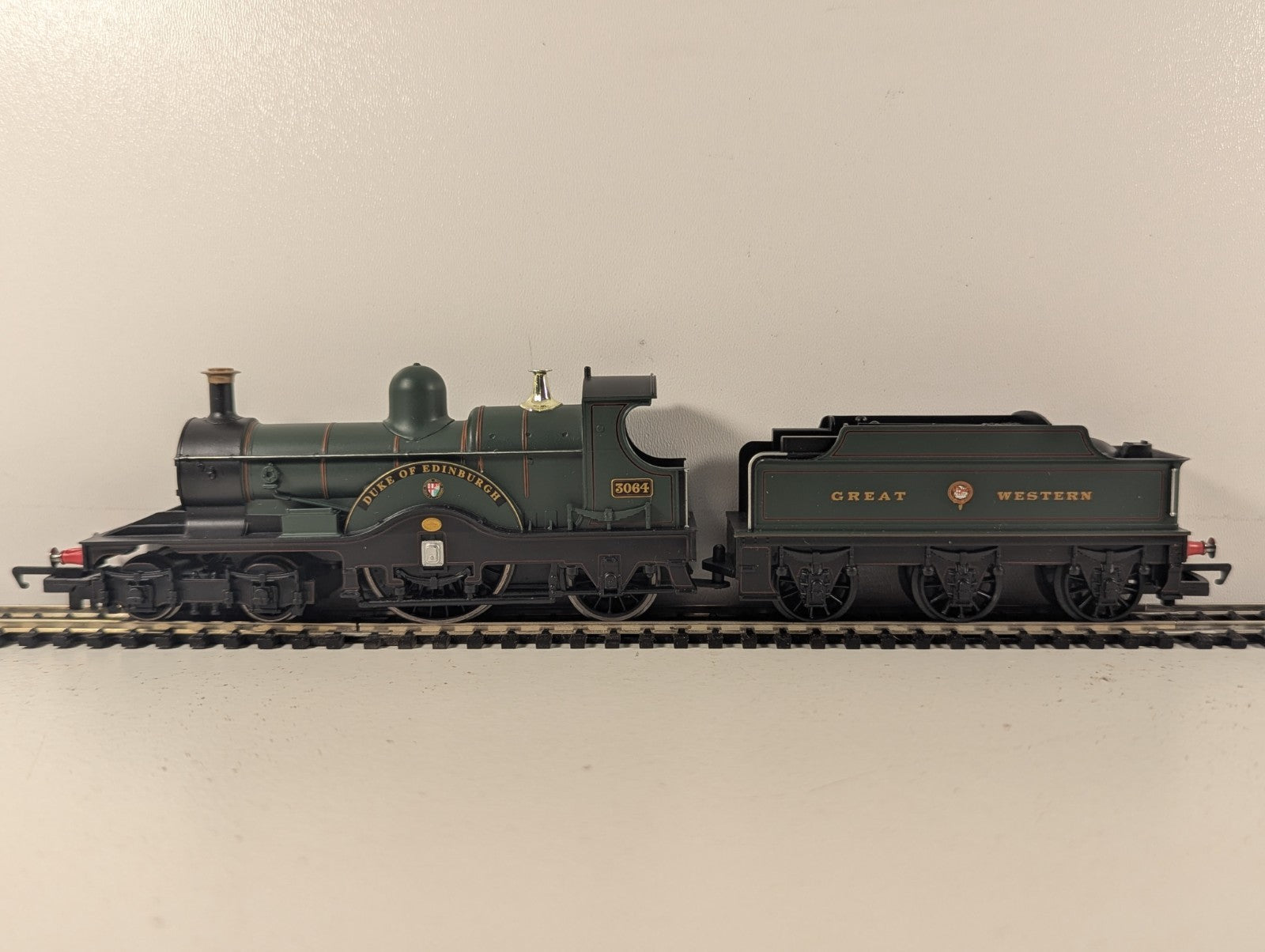 Hornby OO Gauge GWR Dean Single 4-2-2 'Duke of Edinburgh' Steam Loco
