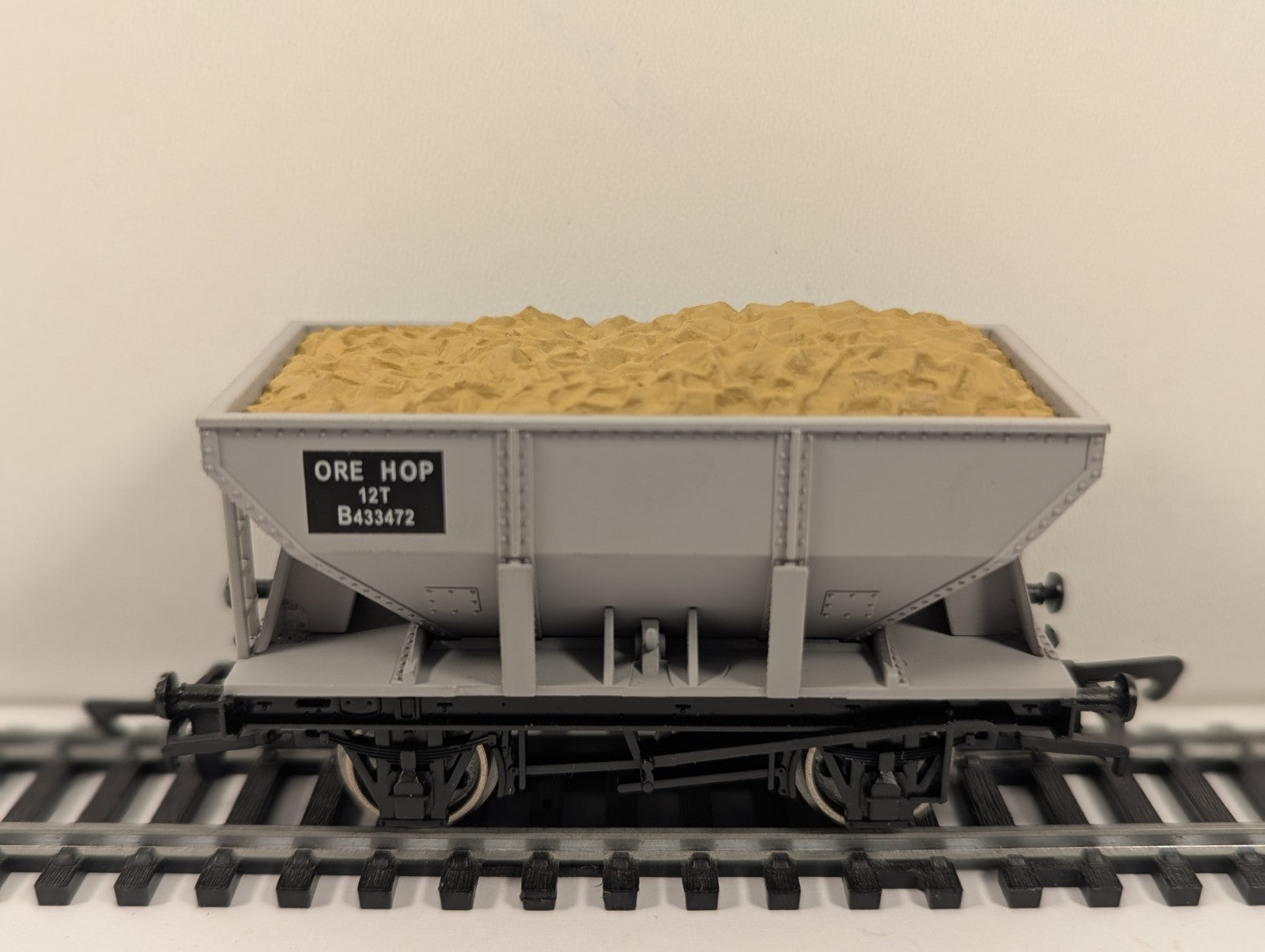 Dapol B833 OO 12T Steel Ore Hopper B433472