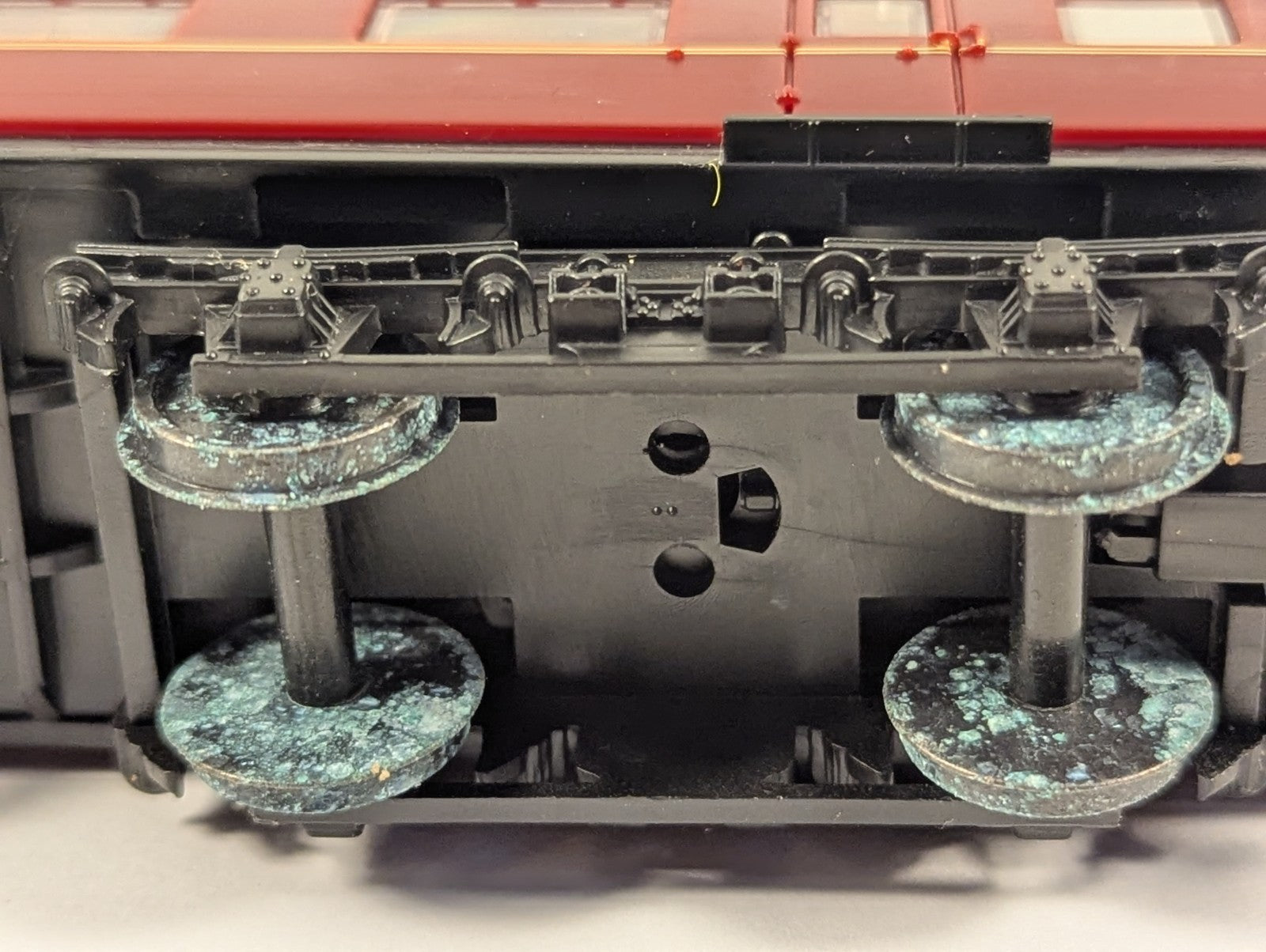 Hachette OO Gaug BR Mk1 SK Corridor Coach (Rusted Wheels)