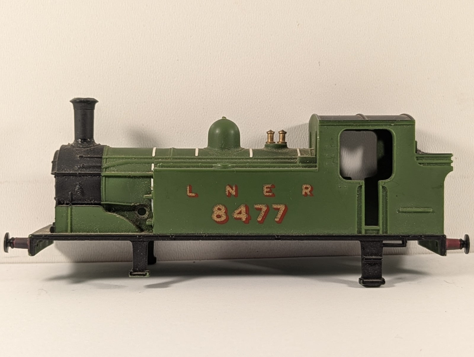 Hornby R252 OO Gauge LNER Class J83 0-6-0 LNER Green - Spares/Repairs