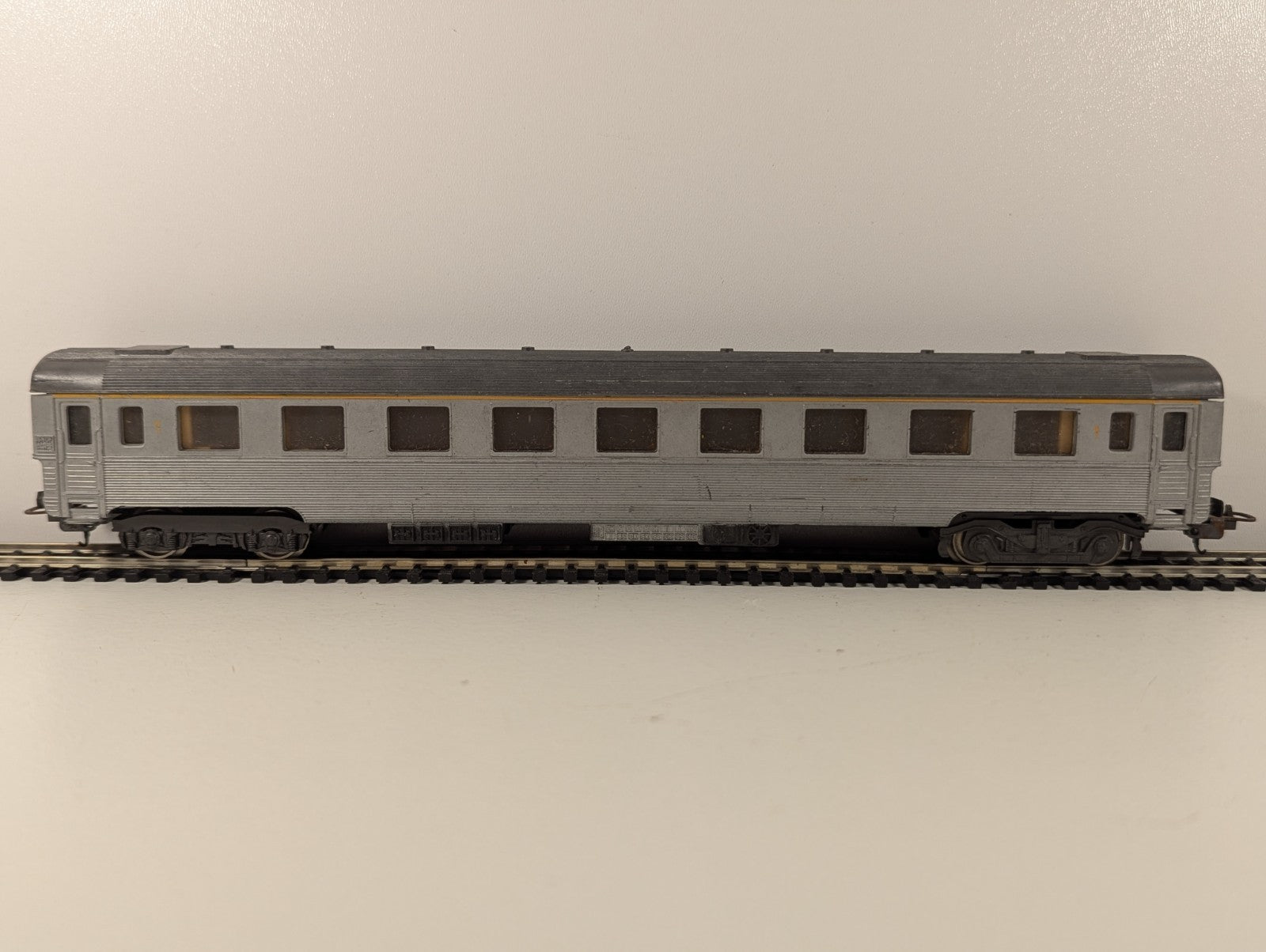 Lima HO Gauge SNCF Passenger Coach