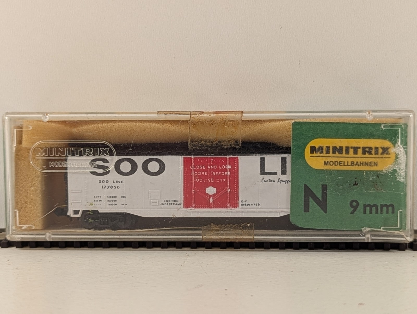 Minitrix 3246 N Gauge Soo Line 50ft Plug Door Boxcar - Boxed