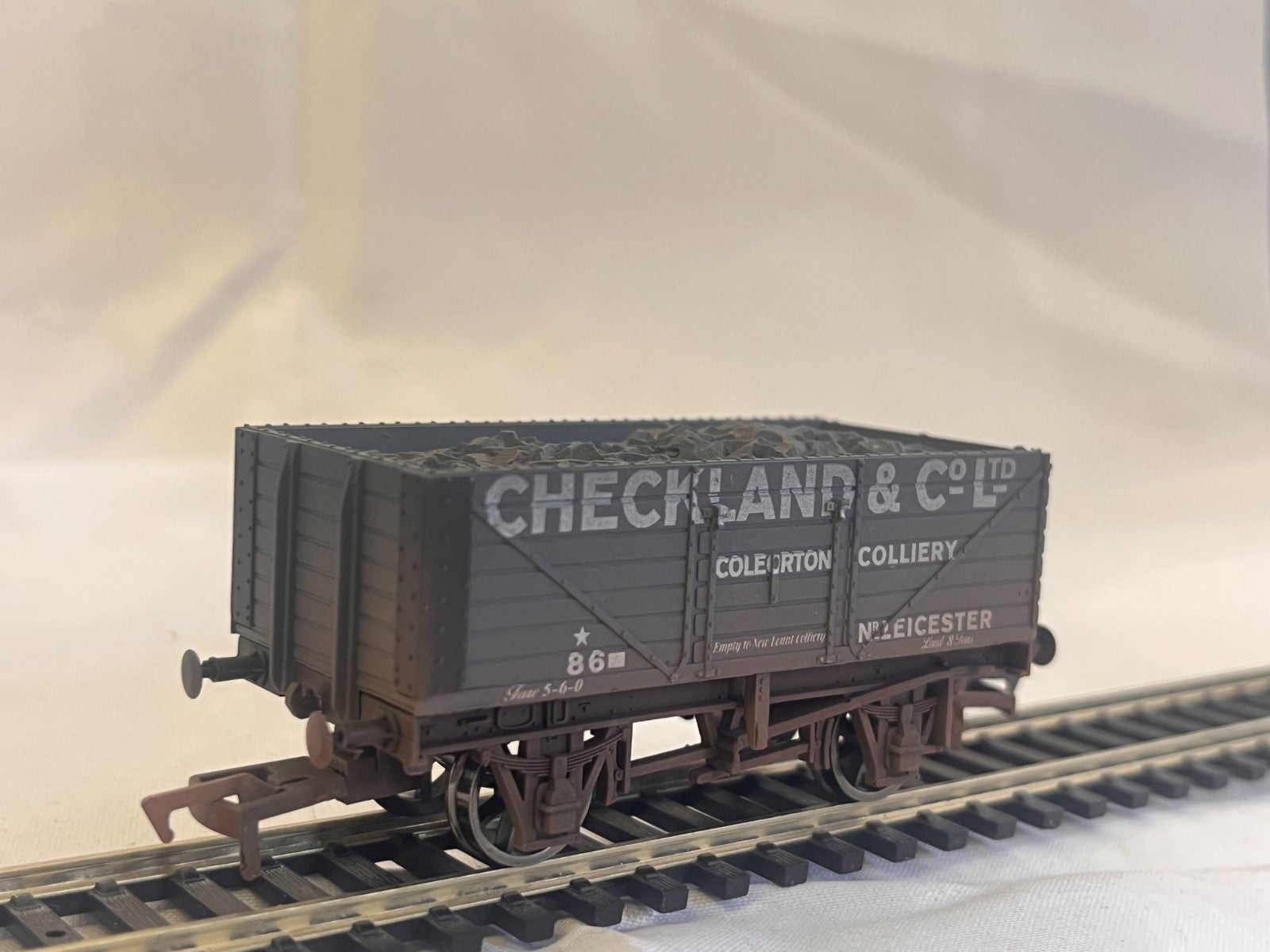 Dapol OO Gauge Checkland & Co Coleorton Colliery 7 Plank Wagon